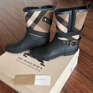 Burberry rain boots